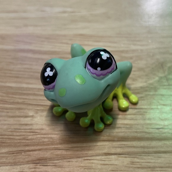 FROG #479‎ - Authentic Littlest Pet Shop - Hasbro LPS Purple Eyes Green Dots - Picture 1 of 5
